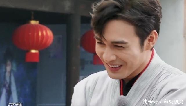 b张彬彬公主抱baby,手放得位置很讲究,跟抱景甜时不一样