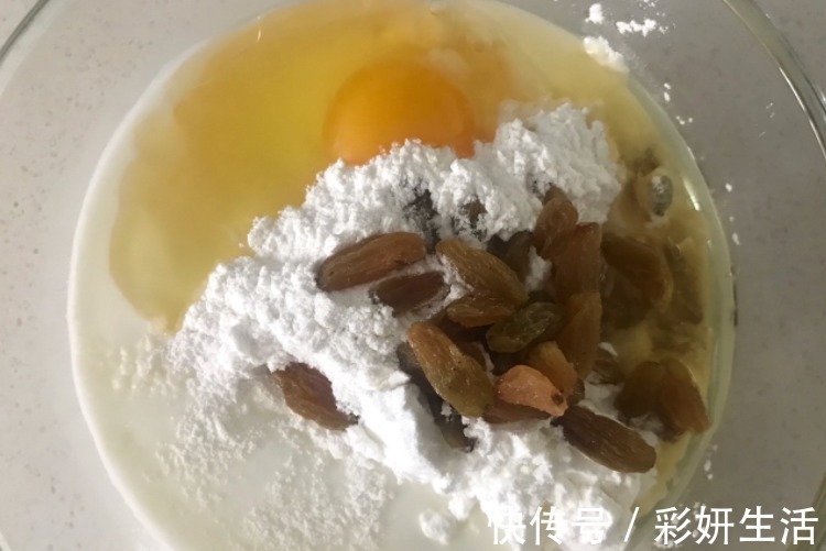 葡萄干|非常简单的小点心,酸奶糯米糕,甜而不腻,吃了还想吃