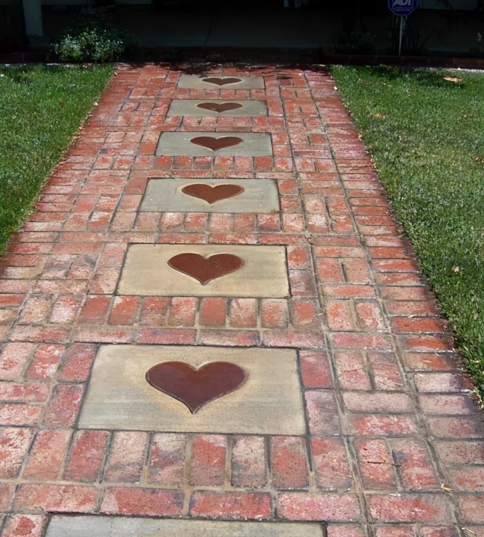 水泥|院子别再''水泥自流平''了,现在都流行这样的,好看成本低还防滑!