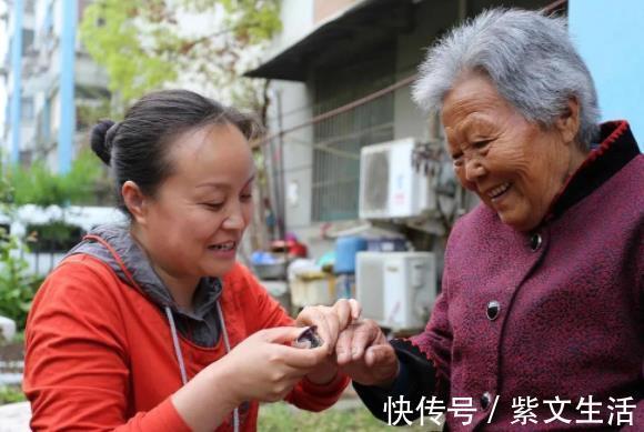 孝顺|俗语：家庭缺三样，子孙难兴旺，三样指的是哪三样？你家有吗