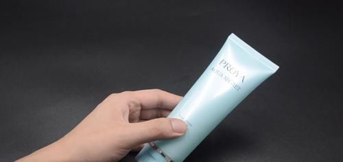 皮肤晒黑了怎么办？试试这个小妙招，皮肤更白更嫩滑，都看看吧