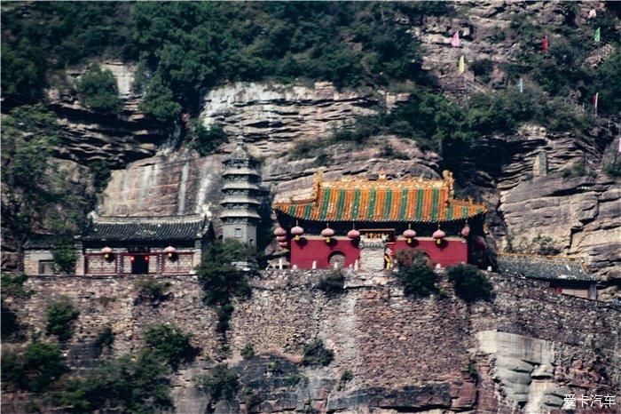 清凉之地龙岩寺，不经意间的偶遇，苍岩山下溪水潺