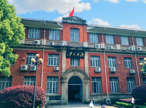 华中地区大学排名公布，郑州大学“吊车尾”，勉强进入前十名