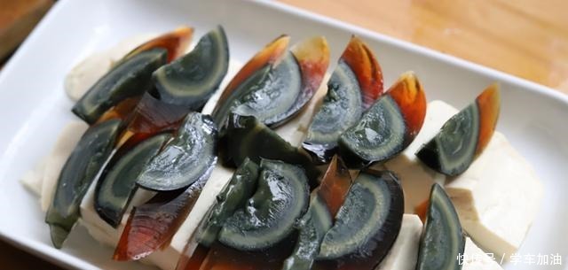 饭店的皮蛋豆腐为啥好吃原来就差这1步,怪不得爽口又滑嫩