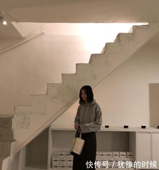 t恤|日系风穿搭知性到让你害怕，T恤和西服外套简约干练，气场强大