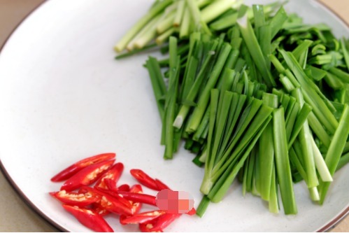 莲藕别再炖汤了,和这种食材一起炒,清香无比