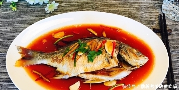 做蒸鱼，千万不能放这种调料，很多人都做错了，鱼肉又干又柴还腥