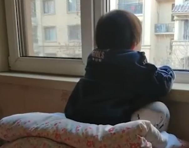 兴趣爱好|妈妈关掉电视后,女儿趴在窗台一个多小时,顺着女儿眼神妈妈慌了