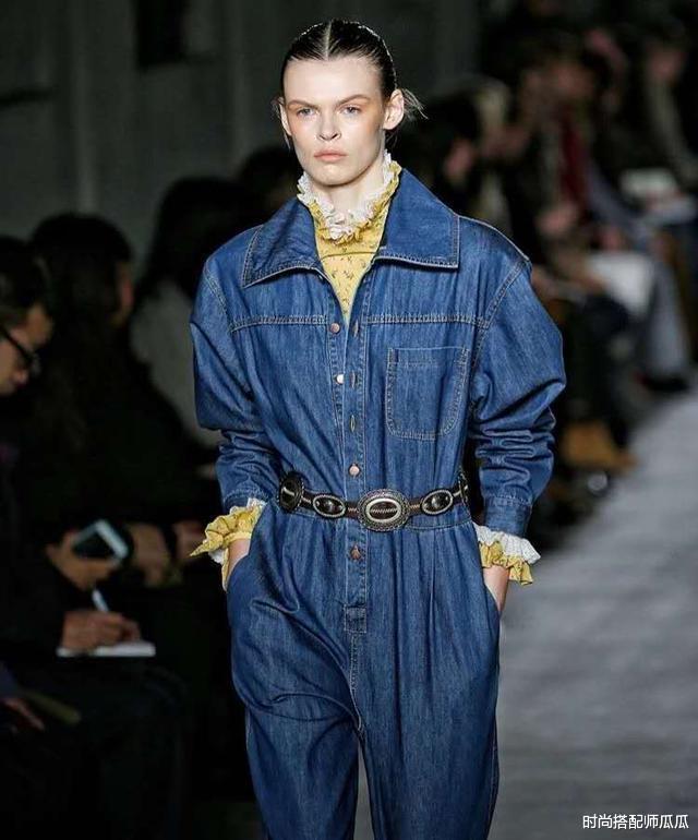 文艺复古的“拉夫领”已回归,春夏学会这样穿,气质又迷人