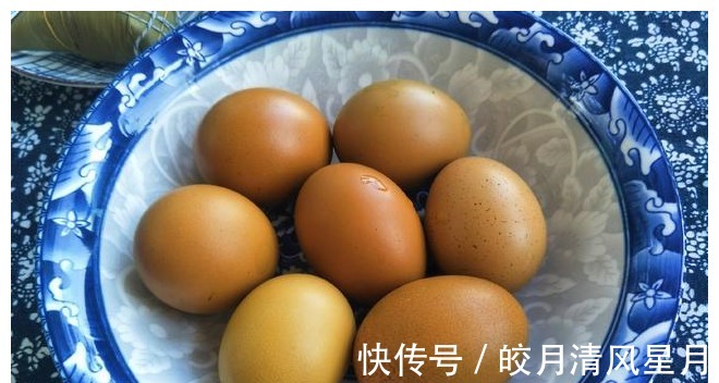 做法|鸡蛋新吃法,不油煎不清炒,自从学会这做法,家里鸡蛋不够吃!