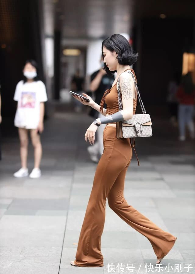 小个子 高腰裤简单而不单调,讲究上下搭配,小个子太适合了!