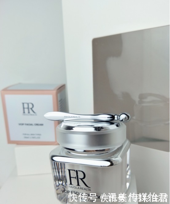 臻妍 补水补油抗初老!盘点那些让你相见恨晚的大牌面霜,件件超好用!