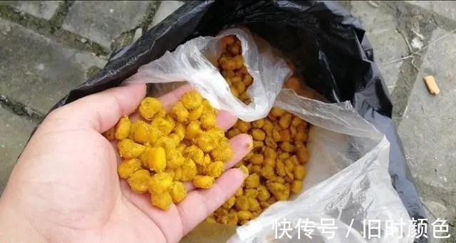 水库作钓要学会这样去打窝,简单好用渔获多!莫不信,高手们都这么做