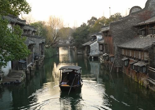 水乡乌镇的冬日烟火气，让人回归“从前慢”的旧日时光