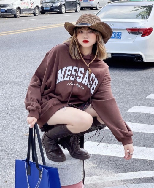 皮革|微胖身材怎么选鞋子?建议学潮人这样穿“长筒靴”,巨显瘦遮肉!