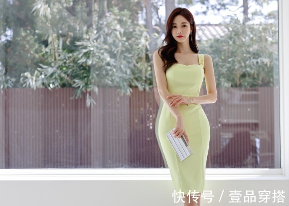 时尚搭配|女神孙允珠的时尚搭配:清柠娇莺春熙鹅黄雅致吊肩裙