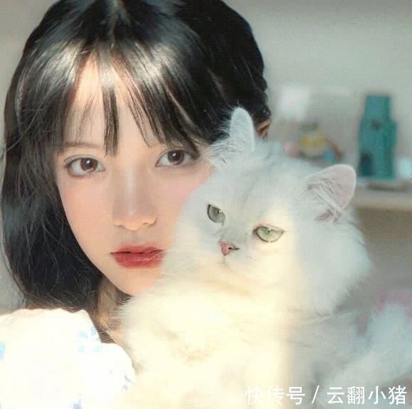 女生|越长越大方的女生,八成逃不过“这3特征”,难怪异性缘爆棚被狂追