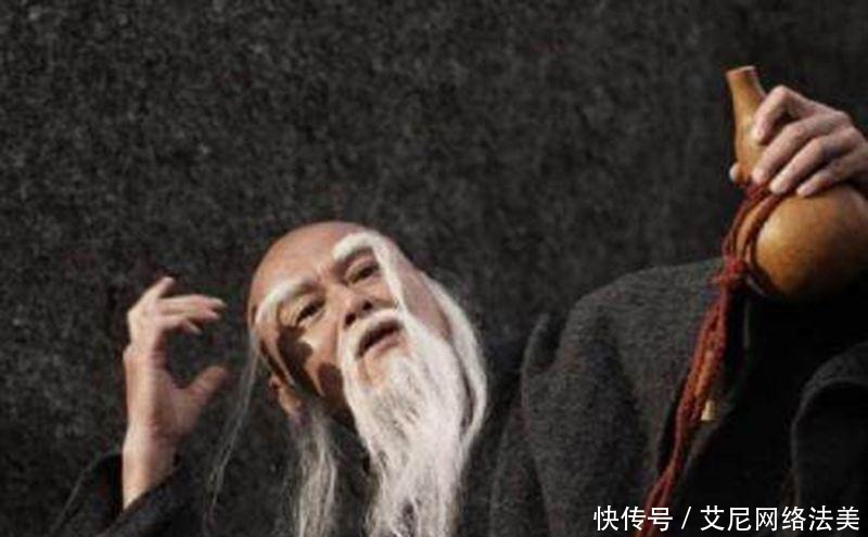 射雕三部曲中,十大好斗角色,排名第一的名字中就有一个“斗”字