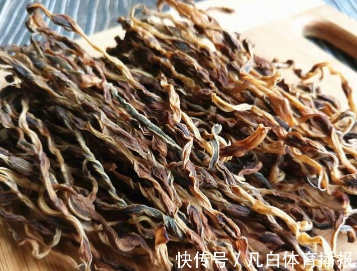 夏天多晒些豇豆干,到冬天炖肉吃,学会正确步骤,能放一年不发霉