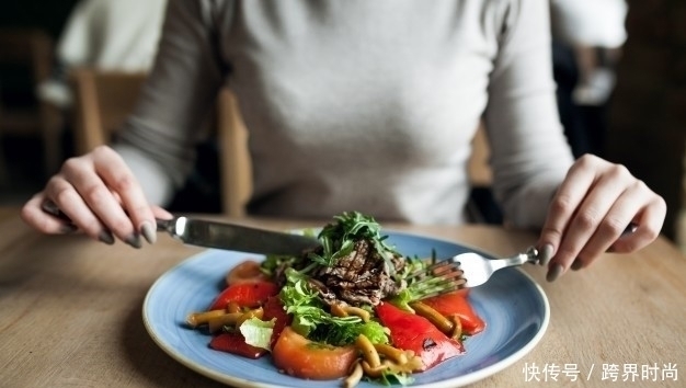 饮水量|得了糖尿病,多喝水好还是少喝好?看懂之后,再送你5个降糖技巧