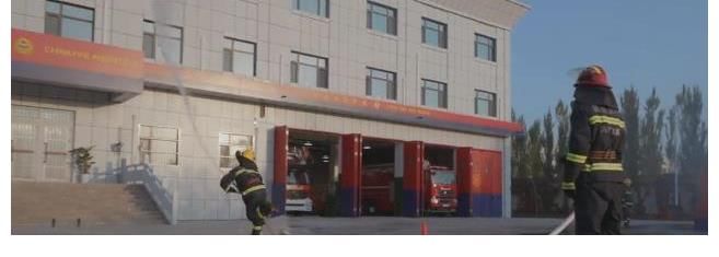 《滾燙人生》高壓水槍訓練，陳小春絲滑轉身，李響失控太好笑