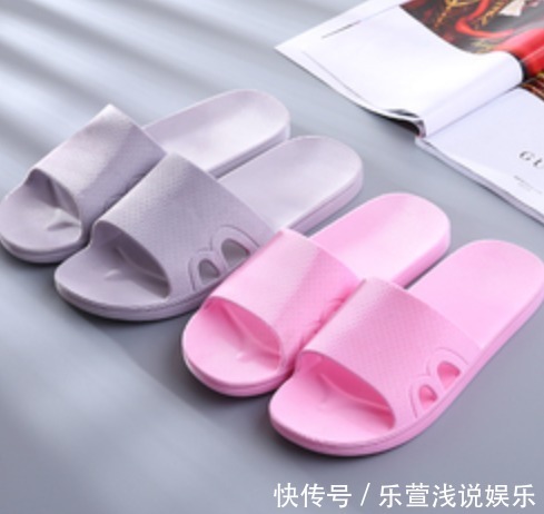 拖鞋穿久了“黑乎乎”的难清洗？学会这2招，拖鞋立马干净如新！