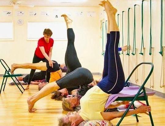 身材|瑜伽肩倒立，为何让颈部不舒适？你轻忽了一个要点