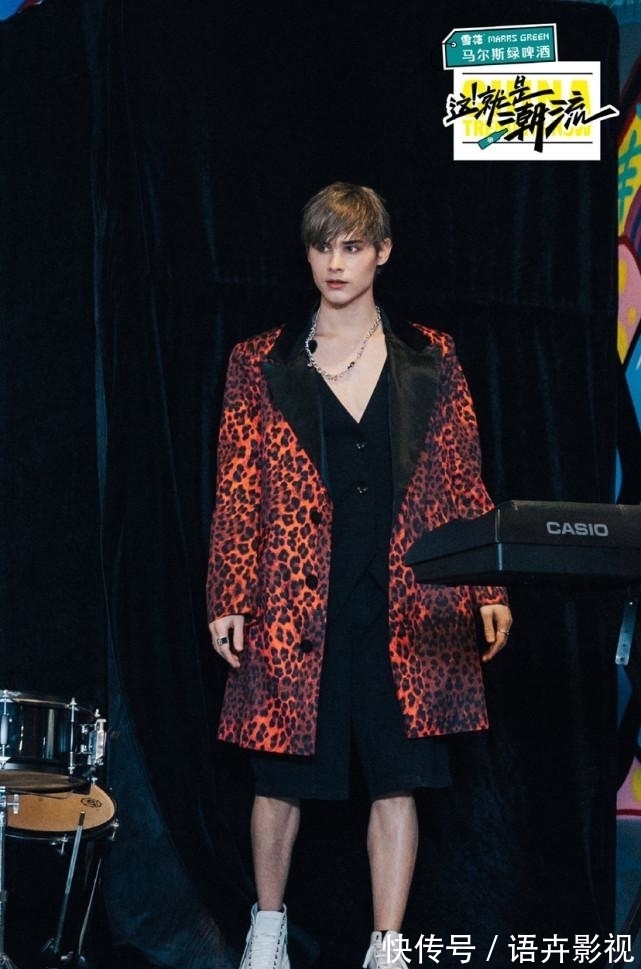 架子|利路修一口气换了6套衣服,不愧是衣架子,哪套都好看,你们更喜欢哪套呢?