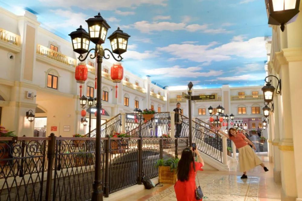 满屏都是”高级感” 小姐姐邀您去逛贵阳“小威尼斯”中天CCPARK