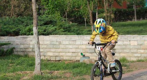 身高|女孩8岁身高1.08m,算矮吗?算,医生建议这三个方面的养育要重视