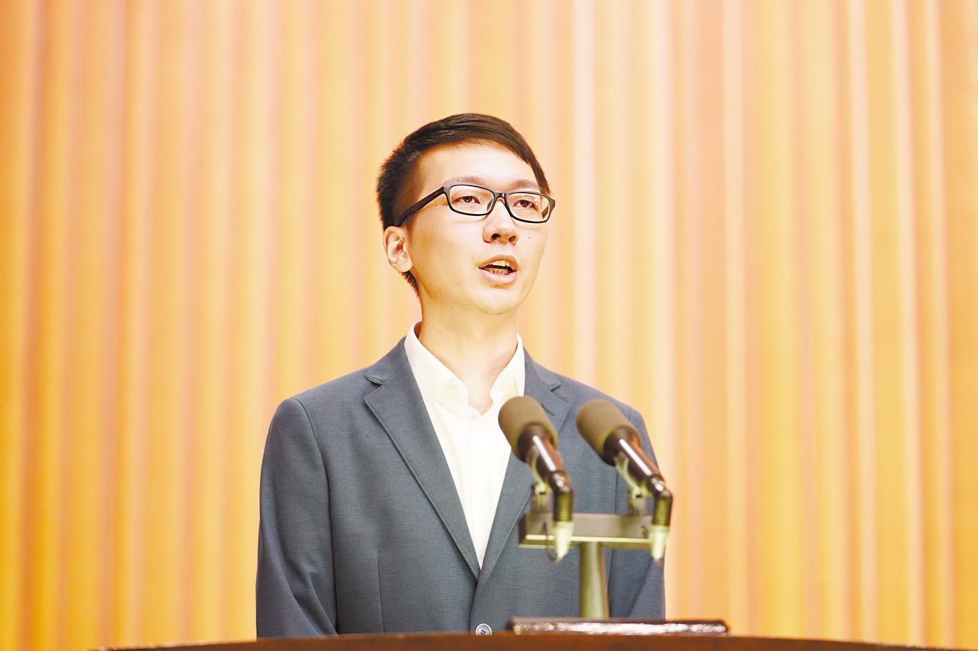 人民法官|头顶国徽天地正 身披法袍气轩昂——追授杨军同志荣誉称号表彰大会侧记