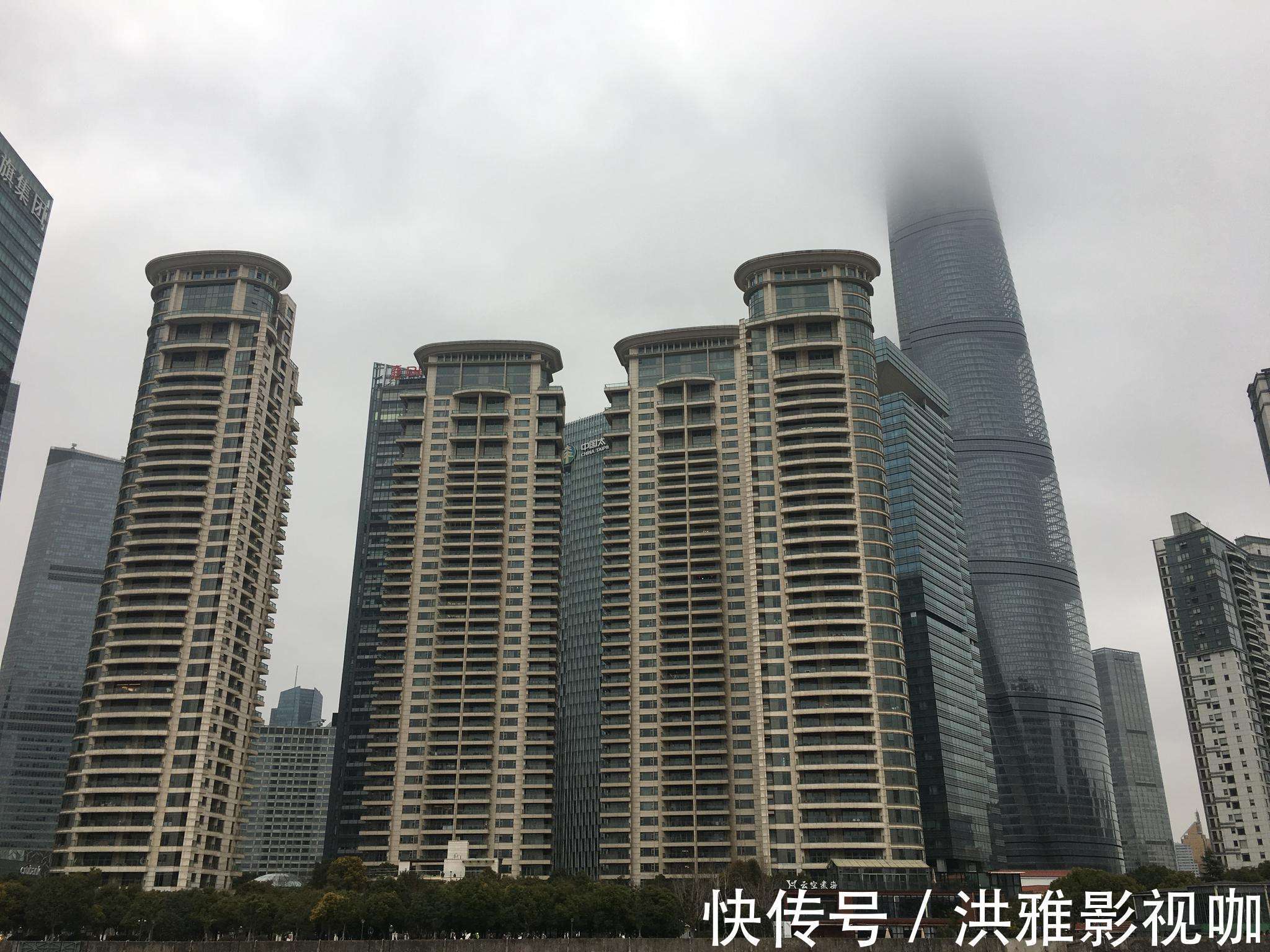 汤珈铖|父亲去世前为他留下5幢楼,如今一套房值1.6亿,一共有1千多套房