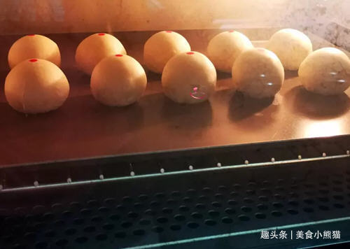 台湾每到过节就脱销的绿豆椪，教你在家做，内馅居然能吃出空气感