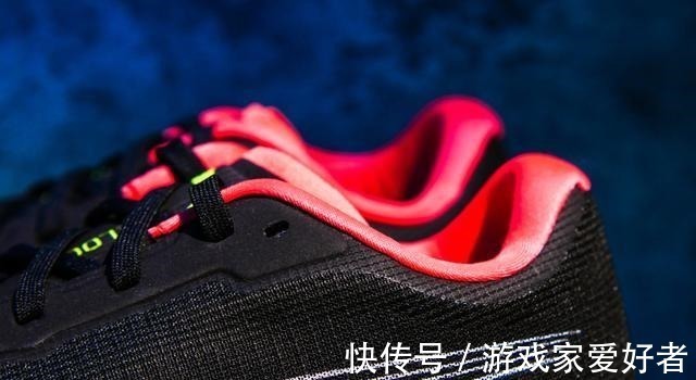 Puma 享受在氮气加持下的绵柔脚感吧！Puma全新跑鞋堪称出街首选！