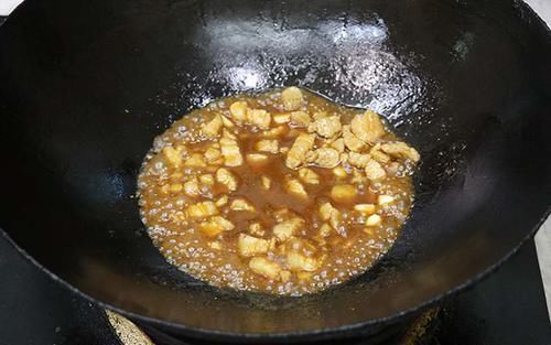 土豆不要炒土豆丝了,教你一道传统老菜炒三丁,做法简单好吃下饭