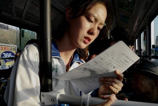 “学霸草稿纸”走红朋友圈，学生是否自律，看草稿纸就知道了