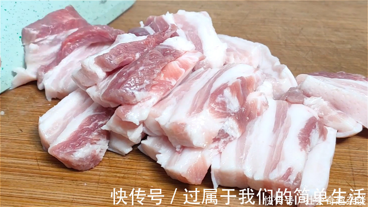做法|五花肉不要红烧了，试试这个秘制做法，入口就化，一上桌就被抢光