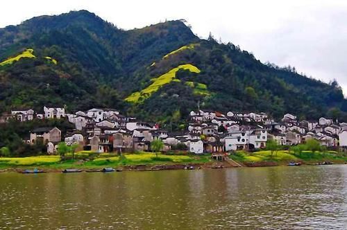 徽州古城|徽州古城依山而建，空气清新，不少外国游客慕名而来