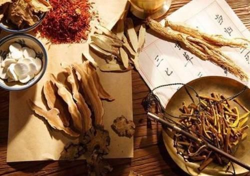 辟谣！这4大“养生妙招”，并没有科学依据，对照一下你信了几个