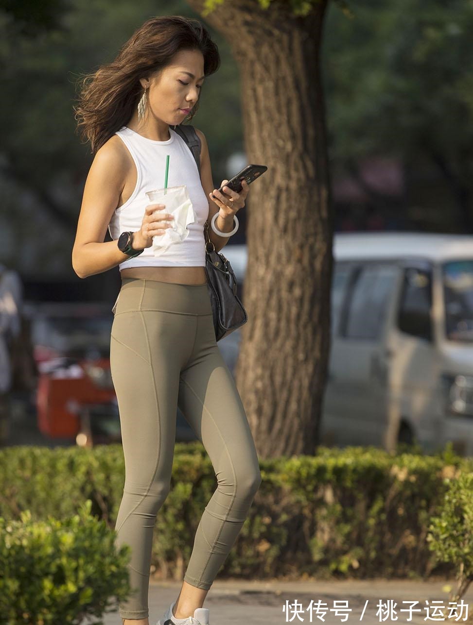 女孩 敢穿瑜伽裤的女孩, 才是好身材!