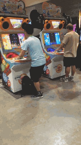 |搞笑GIF:看了这个才知道天底下都是一样的女人