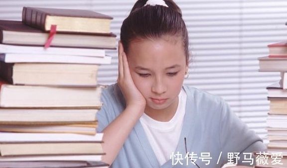 写作业|一个孩子成绩下降前,会有这几个信号,发现一个,父母就该注意了