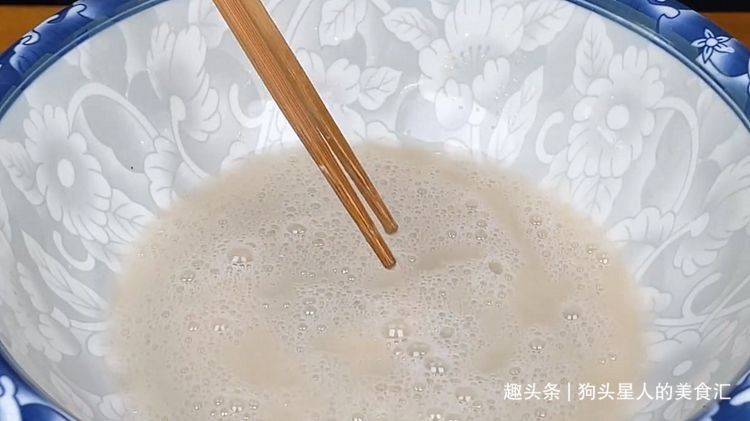 面包家常做法简单又好吃，不用揉出膜，蓬松柔软，想失败都难