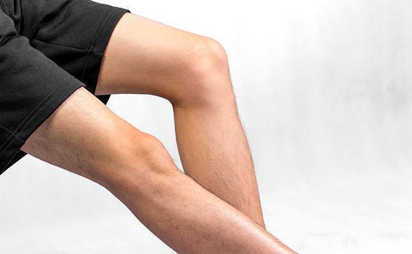 牛奶|骨科医生:50岁后养骨不能只喝牛奶,3种营养该补就得补