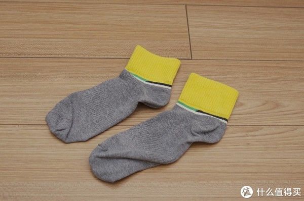 真丝|炎炎夏日，我从我的200双袜子里挑出了最合适的几双来推荐……