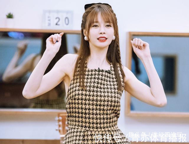 沈夢辰淘汰后,曬姐姐丑圖!劉雯事件重演,關(guān)系好還是情商低?