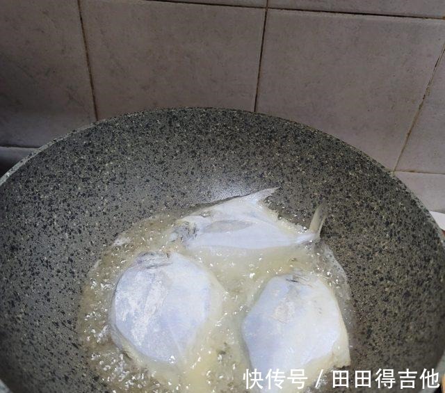 美食天下|炸白鲳，外酥里嫩，鲜香入味！