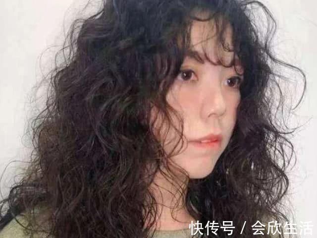 头皮 女孩子3种发型留久了,“发际线”易上移,尤其第2种,可别忽视了