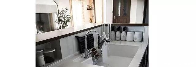 翻倍|日本人真聪明，厨房这样一改，操作台面干净整洁，内部收纳翻倍！