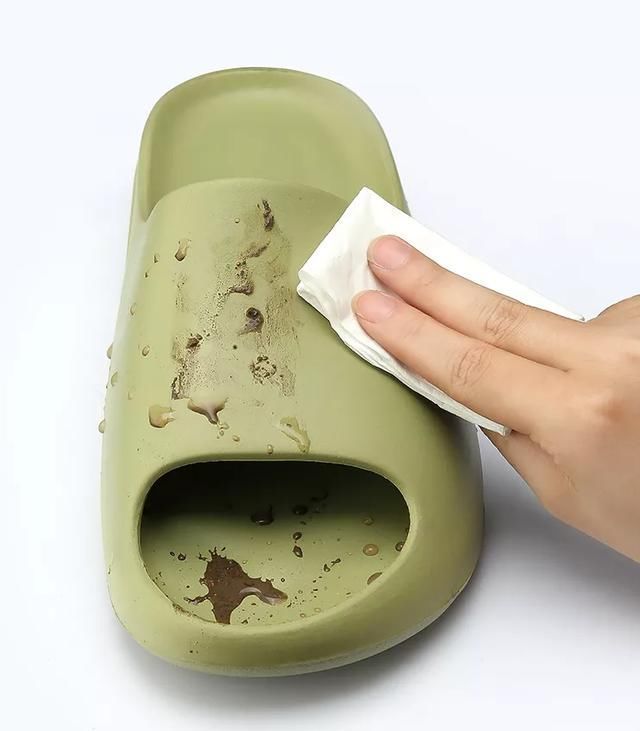 踩屎感|今夏超火的“踩屎感”拖鞋,踩着软,走着轻,速干不臭脚